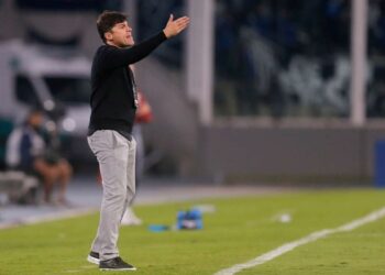 DT uruguayo Alexander Medina sale de Talleres tras caída en Copa Libertadores