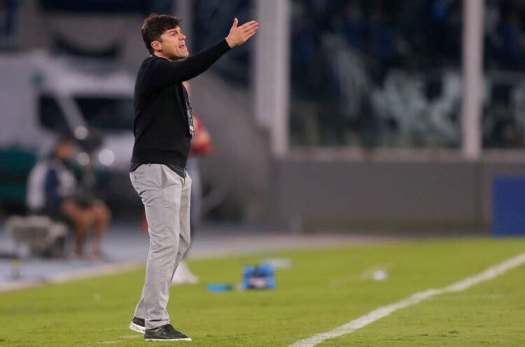 DT uruguayo Alexander Medina sale de Talleres tras caída en Copa Libertadores