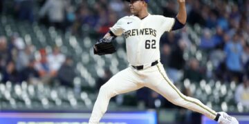 Colombiano Quintana guía triunfo de Cerveceros sobre Tigres