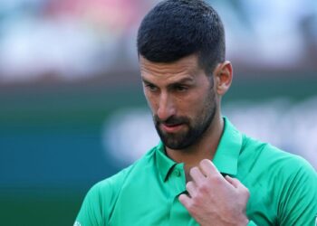 Djokovic vuelve a pinchar en Indian Wells y despeja el camino de Alcaraz