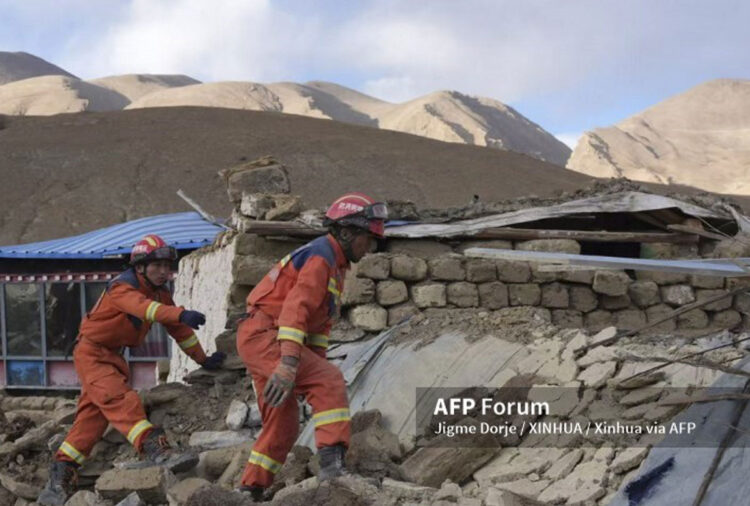 Al menos 126 muertos en China por un fuerte terremoto en el Tíbet