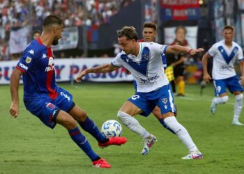 Campeón Vélez empieza torneo argentino con durísima derrota