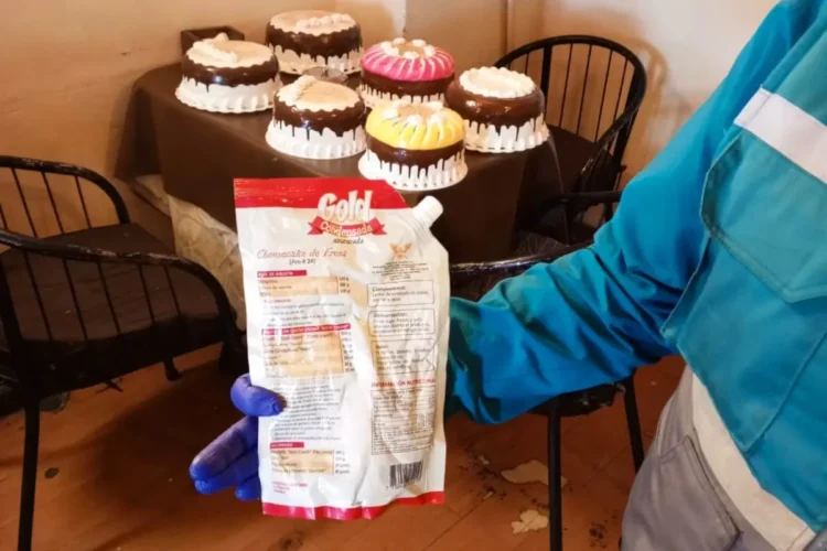 Alcaldía decomisa 50 kilos de tortas contaminadas en 40 pastelerías