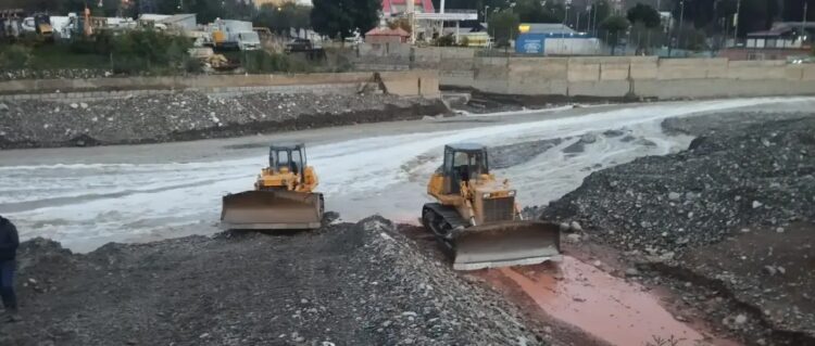Falta de diésel complica trabajos de emergencia en los ríos de La Paz