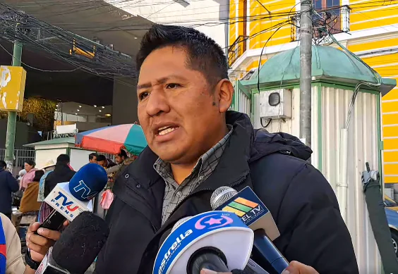 Transportistas piden ‘cabezas’ de autoridades por falta de combustible