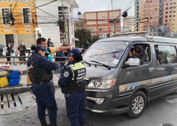 Agresiones entre funcionarios de la Alcaldía y transportistas de La Paz
