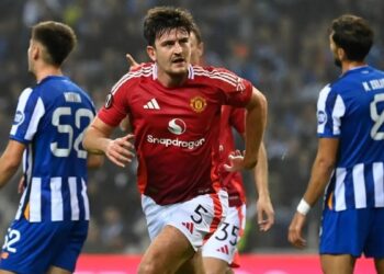 Manchester United arranca un punto ‘in extremis’ en Oporto (3-3)