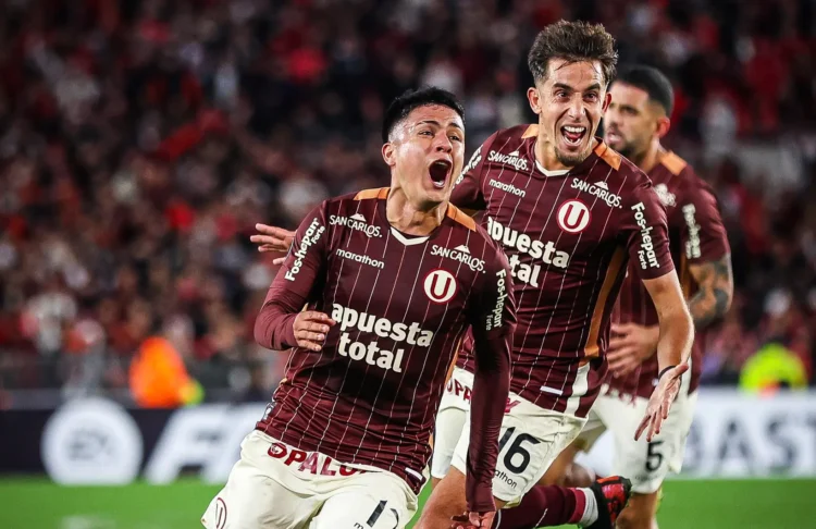 Universitario rescata empate ante River y avanza en la Libertadores