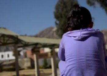 Un hombre violaba a su hijastra y filmaba los vejámenes.