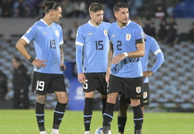 El Uruguay de Bielsa en lento retroceso