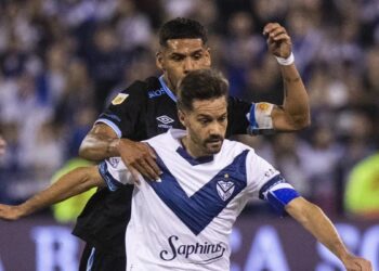 Puntero Vélez tropezó con empate ante Belgrano en la Liga argentina
