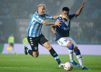 Líder Vélez afronta prueba de carácter ante Racing en Liga argentina