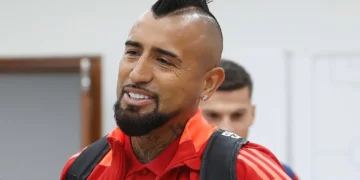 Sánchez y Vidal lideran la nómina de Chile para duelos frente a Argentina y Bolivia
