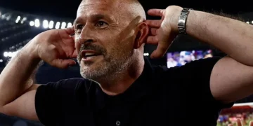 Bologna renueva a su entrenador hasta 2027