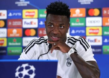 ‘El club me pidió quedarme’ y no ir a gala del Balón de Oro, dice Vinicius