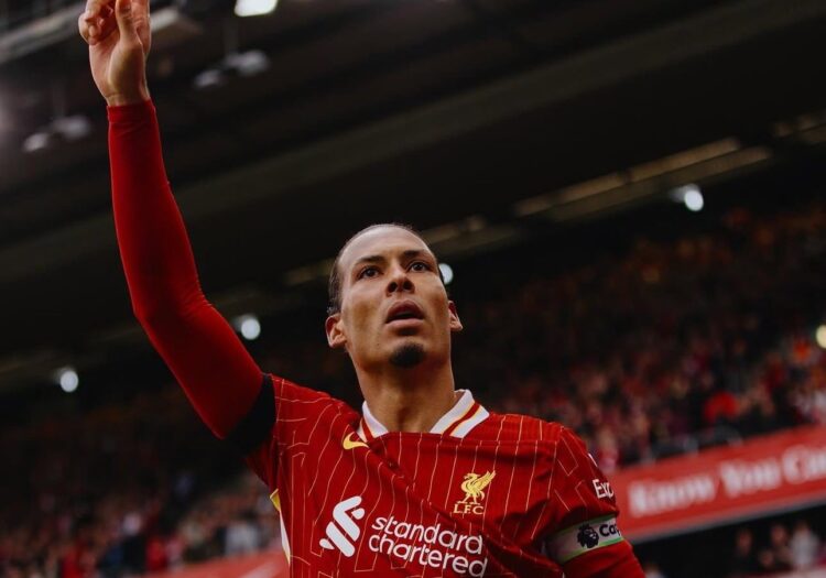 Virgil van Dijk renueva por dos años su contrato con el Liverpool