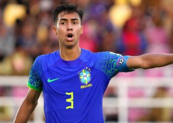 Tras Khusanov, el Manchester City se refuerza con el central brasileño Vitor Reis