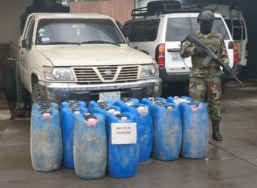 Atacan patrulla de Umopar en Yapacaní para recuperar combustible incautado