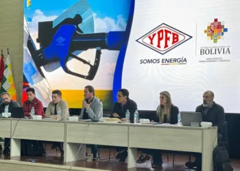 YPFB y cisterneros no llegan a acuerdo en el primer día de diálogo