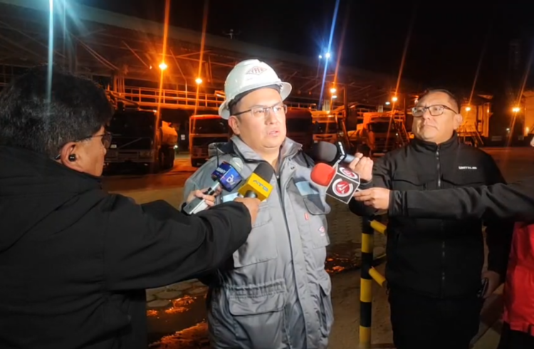 YPFB reinicia despachos al 100% de combustible para La Paz y El Alto