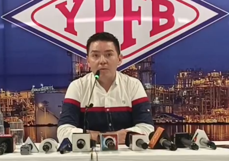 YPFB resarcirá los daños de los vehículos que cargaron aceite en vez de diésel