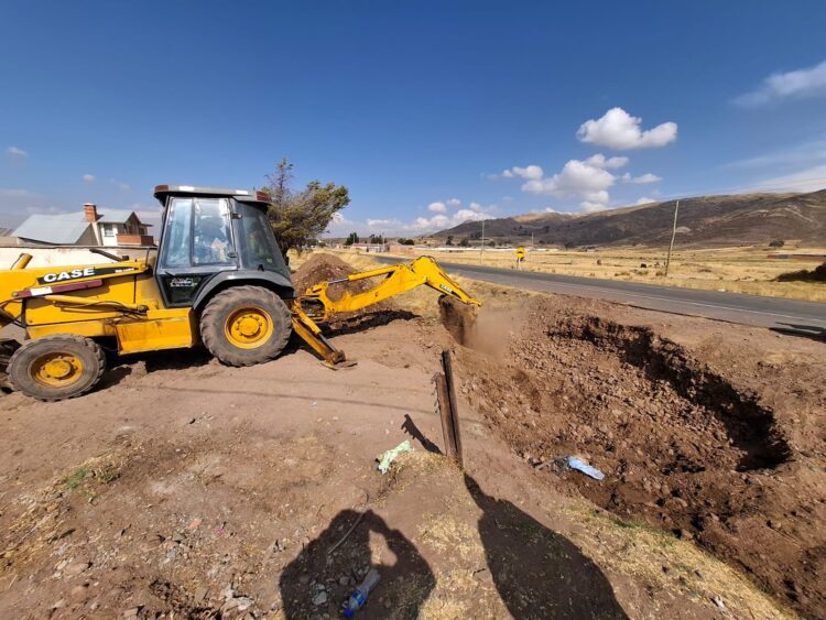 El Gobierno pretende bloquear con zanjas los caminos clandestinos para el contrabando