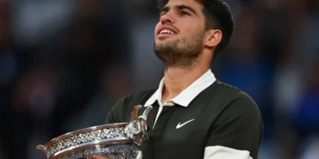 Alcaraz resucita ante Sinner en una antológica final de Roland Garros