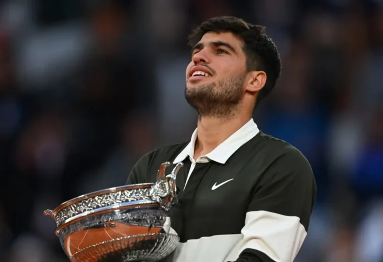Alcaraz resucita ante Sinner en una antológica final de Roland Garros