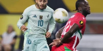México vence 2-0 a Surinam y avanza a cuartos de la Copa Oro