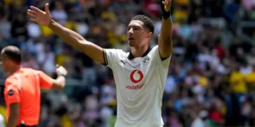 Borussia Dortmund gana pidiendo la hora