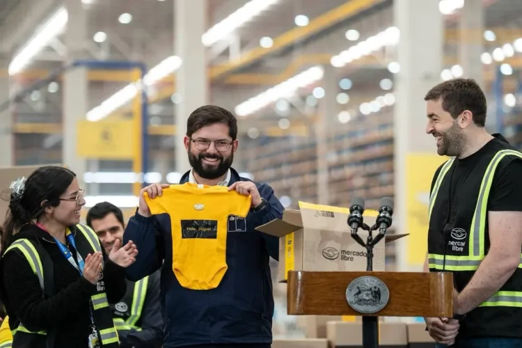 Gabriel Boric se convirtió en papá/RRSS Gabriel Boric