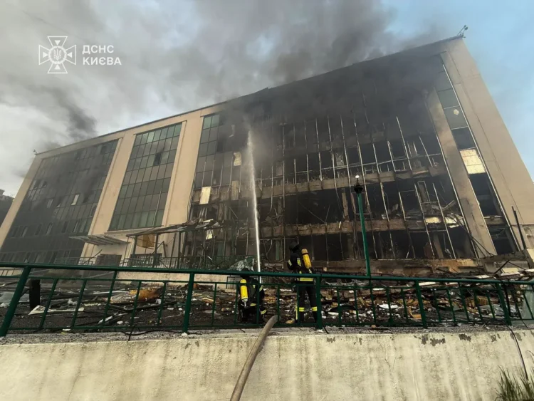 Varios edificios en Kiev sufrieron daños/RRSS Volodimir Zelenski