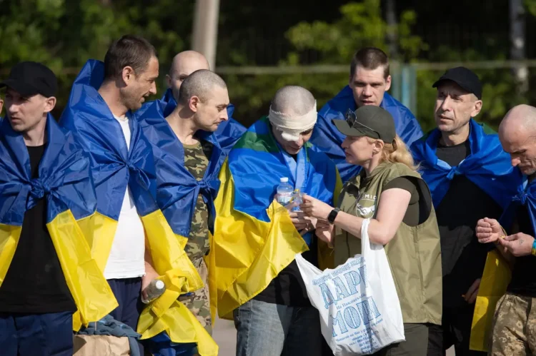 Los prisioneros a su llegada a Kiev/RRSS Volodimir Zelenski