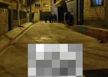 El cuerpo sin vida de una mujer víctima de feminicidio. FOTO: Fiscalía de La Paz.