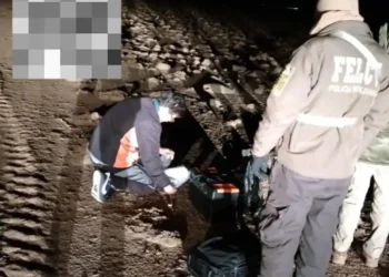 La Policía realizó el levantamiento del cadáver en Sica Sica. FOTO: Fiscalía de La Paz