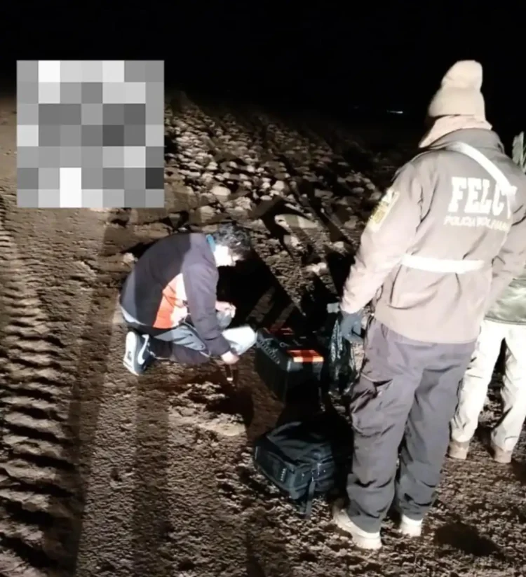 La Policía realizó el levantamiento del cadáver en Sica Sica. FOTO: Fiscalía de La Paz