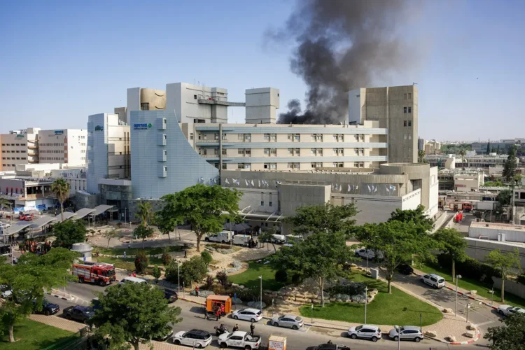 Un misil iraní alcanzó un hospital en Tel Aviv/AFP