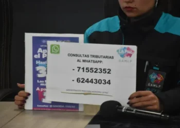 ¿Debe impuestos? En La Paz hay dos líneas de WhatsApp de ayuda