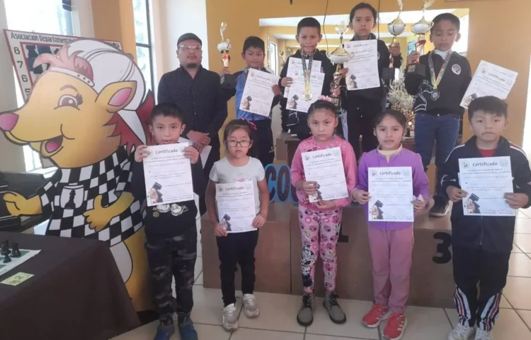 Segunda Olimpiada de Ajedrez corona a campeones de Primaria