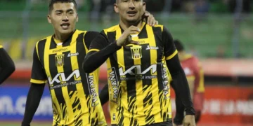 The Strongest gana 2-1 a Real Oruro y presiona al puntero