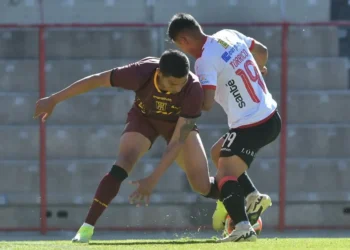Always Ready derrota 2-1 a The Strongest en la última jugada