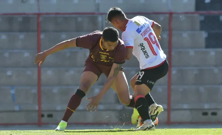 Always Ready derrota 2-1 a The Strongest en la última jugada
