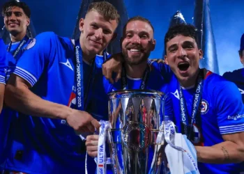 Cruz Azul salva el semestre y se aúpa en la cumbre de la Concacaf