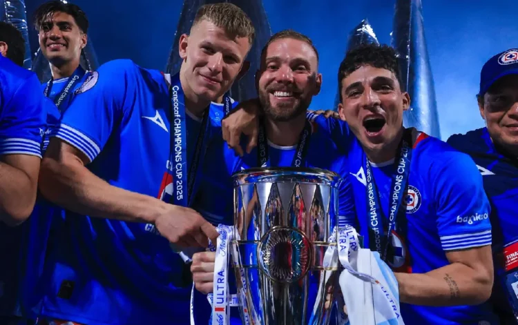 Cruz Azul salva el semestre y se aúpa en la cumbre de la Concacaf