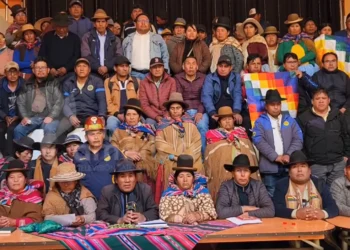Evistas determinan toma de unidades militares y advierten con incendiar La Paz