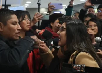 Diputados protagonizan altercado con acusaciones de ‘delincuente’ y ‘cómplice’