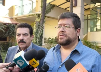 Manfred Reyes Villa y Samuel Doria Medina, candidatos a la Presidencia.