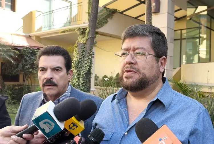 Manfred Reyes Villa y Samuel Doria Medina, candidatos a la Presidencia.