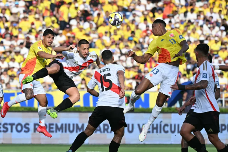 Colombia pincha e iguala 0-0 con Perú
