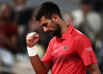 Djokovic vence a Zverev y va contra Sinner en semifinales